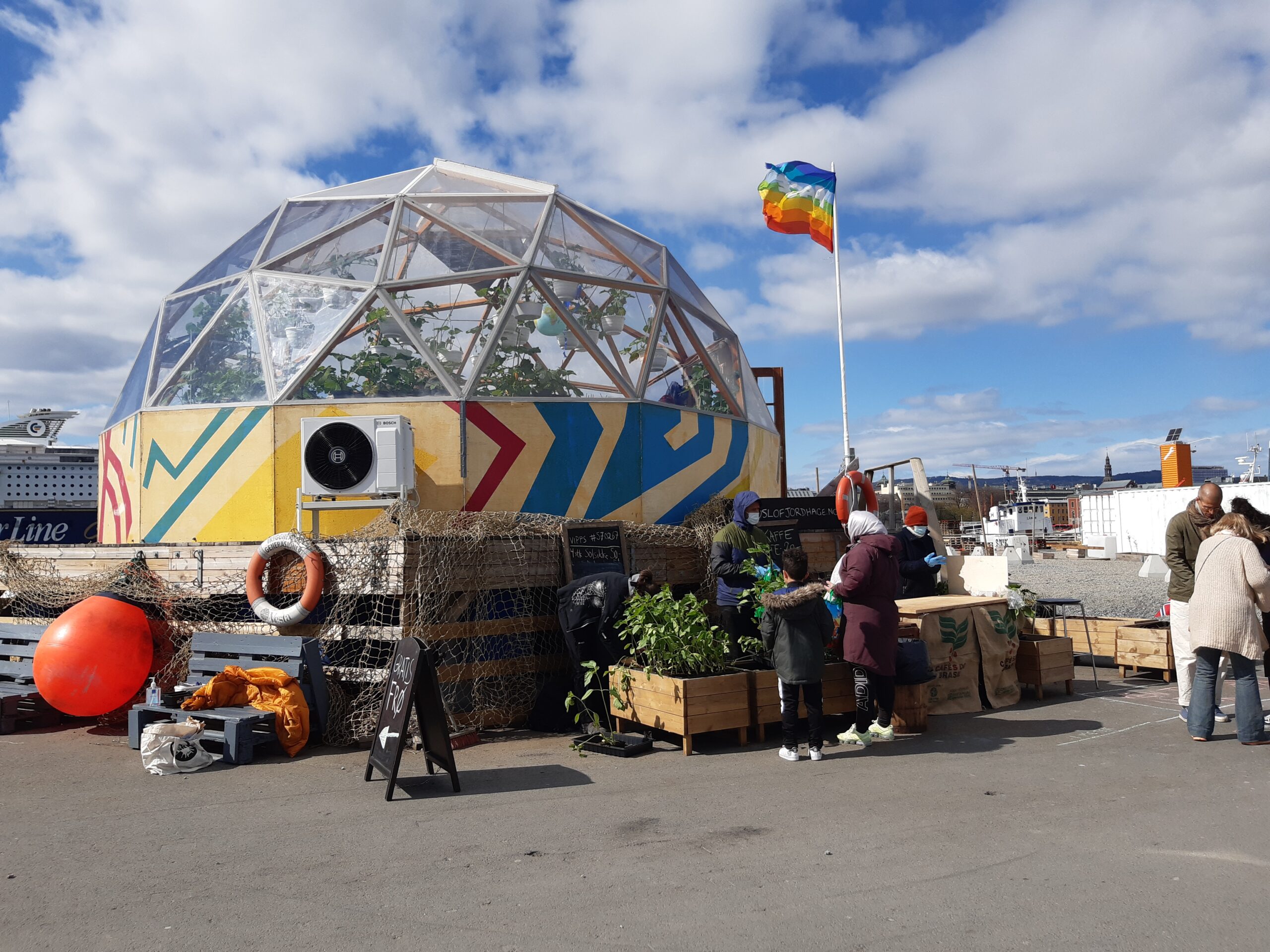 Spring pop-up plant market in Oslo